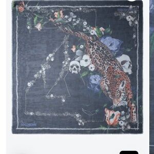 Zadig & Voltaire Kerry Scarf in Ink (Navy) Excellent condition, used twice